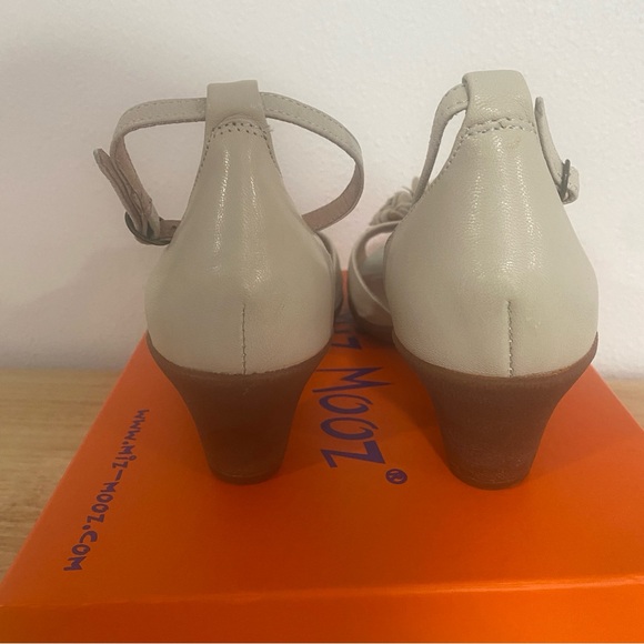 Miz Mooz Gardenia Floral Heels Ice Peep Toe 7.5 tan - Picture 3 of 7